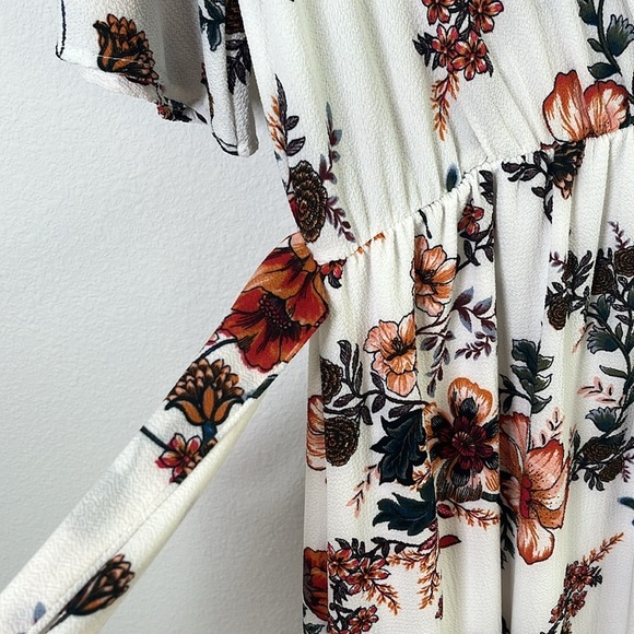 NeeSee's Floral Faux Wrap Midi Dress Size Small - Picture 6 of 9